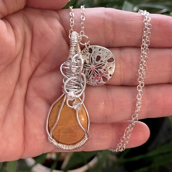 Silver wire wrapped yellow Calcite gemstone necklace and sand dollar charm - Picture 2 of 5